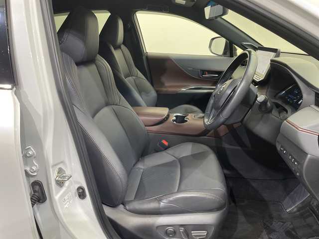 トヨタ ハリアー ハイブリッド Z レザーパッケージ 愛媛県 2024(令6)年 1.5万km プラチナホワイトパールマイカ 純正１２．３インチナビ/ＪＢＬプレミムサウンドシステム/デジタルインナーミラー/ＥＴＣ２．０/純正ドライブレコーダー/アラウンドビューモニター/シートヒーター/追従型クルーズコントロール/メモリーパワーシート/ベンチレーター/ICS/ヘッドアップディスプレイ/ステアリングヒーター/電動リアゲート/前後コーナーセンサ―/LEDヘッドライト