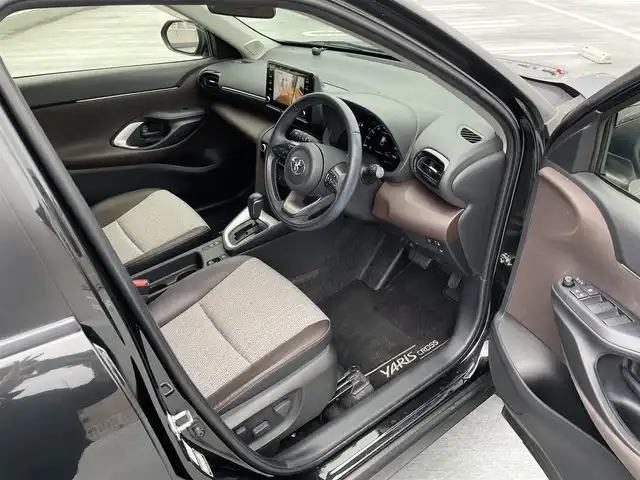 トヨタ ヤリスクロス Z 東京都 2022(令4)年 1.7万km ブラックマイカ 法人ワンオーナー/純正ナビ/（地デジTV・BT)/バックカメラ/ハーフレザーシート（茶）/モデリスタエアロ/シートヒーター/D席パワーシート/純正１８インチアルミ/ETC2.0/社外ドライブレコーダーフルHD（DC-DR652)/エンジンプッシュボタン/Wエアバック/ABS/Toyota　Safety　Sense/PCS（プリクラッシュセーフティ）/LTA（レーントレーシングアシスト/AHB（オートマチックハイビーム）/RSA（ロードサインアシスト/レーダークルーズコントロール/先行車発進お知らせ/保証書・取説・ナビ説