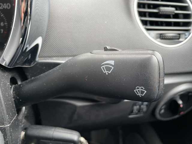 フォルクスワーゲン ニュー ビートル 茨城県 2008(平20)年 4万km カンパネーラホワイト ナビ【DVD/MD/AUX】/ETC/ドライブレコーダー/フォグランプ/クリアランスソナーセンサー/純正アルミホイール/ABS/横滑り防止装置/USB/保証書/取扱説明書/スペアキー×１