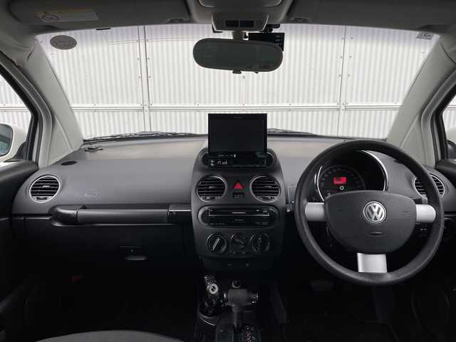 フォルクスワーゲン ニュー ビートル 茨城県 2008(平20)年 4万km カンパネーラホワイト ナビ【DVD/MD/AUX】/ETC/ドライブレコーダー/フォグランプ/クリアランスソナーセンサー/純正アルミホイール/ABS/横滑り防止装置/USB/保証書/取扱説明書/スペアキー×１