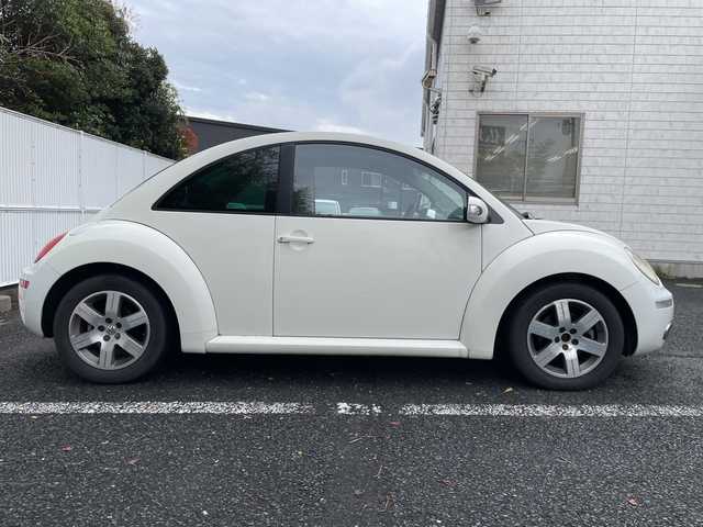 フォルクスワーゲン ニュー ビートル 茨城県 2008(平20)年 4万km カンパネーラホワイト ナビ【DVD/MD/AUX】/ETC/ドライブレコーダー/フォグランプ/クリアランスソナーセンサー/純正アルミホイール/ABS/横滑り防止装置/USB/保証書/取扱説明書/スペアキー×１