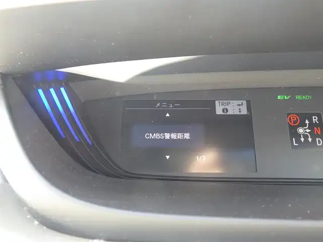 ホンダ フリード ハイブリット G ホンダセンシング 千葉県 2020(令2)年 4.4万km シーグラスブルーパール 185/65R15/ホンダセンシング/・衝突軽減ブレーキ（CMBS）/・車線維持支援システム（LKAS）/・アダプティブクルーズコントロール（ACC）/・後方誤発進抑制機能/・誤発進抑制機能/ハーフレザーシート/前席シートヒーター/社外SDナビ/地デジTV/【DVD/CD再生機能　Bluetooth接続】/バックカメラ/フリップダウンモニター/革巻きステアリング/ステアリングスイッチ/ETC/LEDヘッドライト/フォグライト/ウインカーミラー/リアコーナーセンサー/純正15インチアルミホイル/Honda スマートキー
