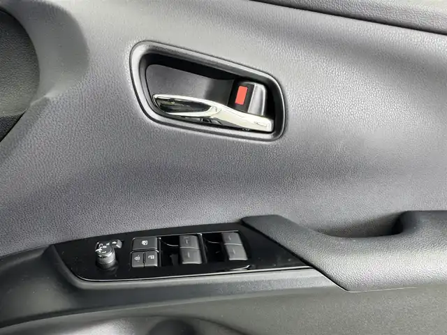 トヨタ プリウス A ツーリングセレクション 愛知県 2020(令2)年 2.5万km ホワイトパールクリスタルシャイン Aツーリングセレクション/純正ナビ（CD/DVD/BT/フルセグ）/置くだけ充電/AC100V/運転席パワーシート/運転席助手席シートヒーター/前後ドラレコ/ETC/バックカメラ/トヨタセーフティセンス/PCS/BSM/パーキングセンサー/ICS/LDA/ヘッドアップディスプレイ/ドアバイザー