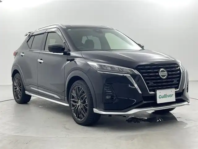日産 キックス X 福井県 2020(令2)年 2.4万km ピュアブラック 純正9インチナビ/-AM/-FM/-SD/-CD/-DVD/-BT/-フルセグTV/プロパイロット/コーナーセンサー/衝突軽減ブレーキ/ETC/全方位カメラ/純正デジタルインナーミラー/純正ドライブレコーダー/純正フロアマット/オートライト/LEDヘッドライト/ハーフレザーシート/スマートキー/スペアキー×1