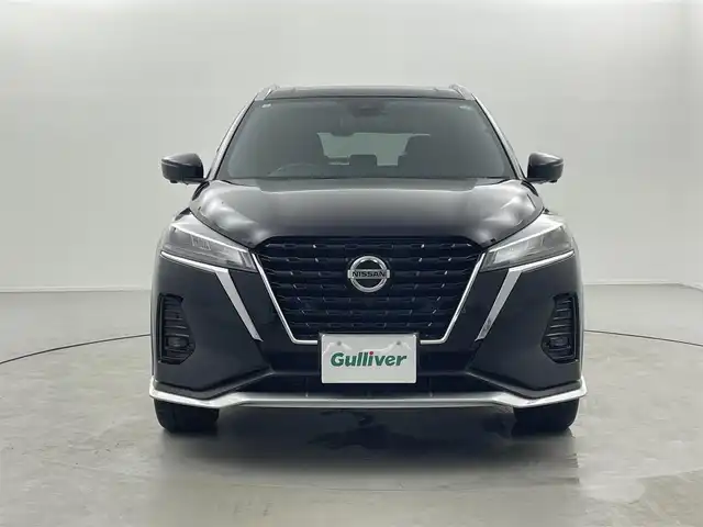 日産 キックス X 福井県 2020(令2)年 2.4万km ピュアブラック 純正9インチナビ/-AM/-FM/-SD/-CD/-DVD/-BT/-フルセグTV/プロパイロット/コーナーセンサー/衝突軽減ブレーキ/ETC/全方位カメラ/純正デジタルインナーミラー/純正ドライブレコーダー/純正フロアマット/オートライト/LEDヘッドライト/ハーフレザーシート/スマートキー/スペアキー×1