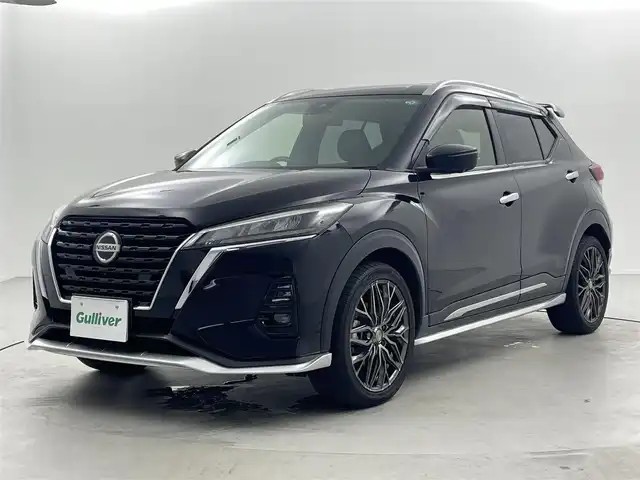 日産 キックス X 福井県 2020(令2)年 2.4万km ピュアブラック 純正9インチナビ/-AM/-FM/-SD/-CD/-DVD/-BT/-フルセグTV/プロパイロット/コーナーセンサー/衝突軽減ブレーキ/ETC/全方位カメラ/純正デジタルインナーミラー/純正ドライブレコーダー/純正フロアマット/オートライト/LEDヘッドライト/ハーフレザーシート/スマートキー/スペアキー×1