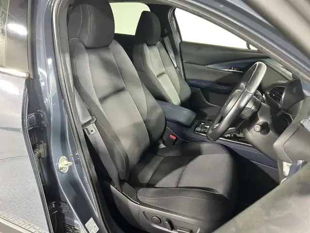 マツダ ＣＸ－３０ 20S プロアクティブツーリングセレ 神奈川県 2021(令3)年 4.1万km ポリメタルグレーM メーカーオプションナビゲーション/AM FM Bluetooth フルセグ HDMI CD DVD/360°ビューモニター/レーダークルーズコントロール/前側方接近車両検知/後側方接近車両検知/車線逸脱警報システム/ブラインドスポットモニター/ディスタンス＆スピードアラート/レーンキープアシストシステム/スマートブレーキサポート/パーキングセンサー/パワーバックドア/ステアリングヒーター/ステアリングリモコン/パドルシフト/オートホールド/メモリーシート/前席シートヒーター/パワーシート/ビルトインETC/純正前後ドライブレコーダー/ヘッドアップディスプレイ/LEDヘッドライト/オートライト/オートライト/オートマチックハイビーム/純正18インチアルミホイル/スマートキー