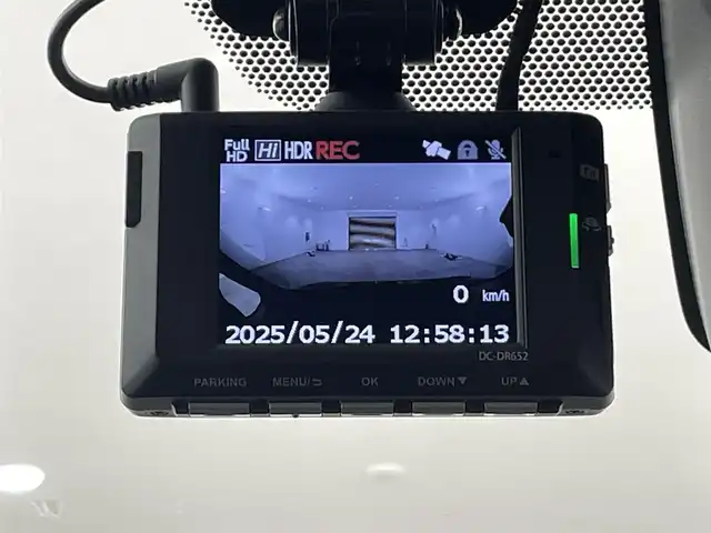 トヨタ ノア Si ダブルバイビーⅢ 福島県 2021(令3)年 4万km ブラック トヨタセーフティーセンス　/・PCS/・車線逸脱警報/・オートハイビーム/・クリアランスソナー/純正ＳＤナビゲーション　/【AM/FM/DVD/CD/Bluetooth/フルセグ】/型番:ZSZN-Z68T/純正フリップダウンモニター　/前後ドライブレコーダー　/バックカメラ　/両側パワースライドドア　/クルーズコントロール/ハーフレザーシート/プッシュスタート　/・スマートキー　/純正ＥＴＣ　/ステアリングスイッチ/・チルトステリング/オートライト/・LEDライト/・フォグライト/冬タイヤ積み込み/【205/60/16IN】/純正フロアマット/取扱説明書/・ナビ取扱説明書