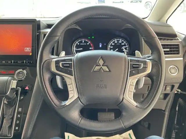 三菱 デリカＤ：５ アーバンギア G パワーパッケージ 神奈川県 2019(平31)年 5.2万km ダイヤモンドブラックマイカ 純正10.1インチメモリナビゲーション		/ フルセグ/Bluetooth/DVD/MSV	/360度パーキングカメラ/純正18インチアルミホイール			/レーダークルーズコントロール	/パワーバックドア/パワーシート	/ビルトインETC		/LEDヘッドライト	/オートハイビーム	/シートヒーター		/横滑り防止機能		/衝突軽減システム		/車線逸脱防止システム			/スマートキー			/プッシュスタート				/フロアマット				/スペアキー