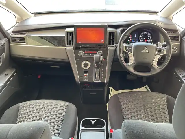 三菱 デリカＤ：５ アーバンギア G パワーパッケージ 神奈川県 2019(平31)年 5.2万km ダイヤモンドブラックマイカ 純正10.1インチメモリナビゲーション		/ フルセグ/Bluetooth/DVD/MSV	/360度パーキングカメラ/純正18インチアルミホイール			/レーダークルーズコントロール	/パワーバックドア/パワーシート	/ビルトインETC		/LEDヘッドライト	/オートハイビーム	/シートヒーター		/横滑り防止機能		/衝突軽減システム		/車線逸脱防止システム			/スマートキー			/プッシュスタート				/フロアマット				/スペアキー