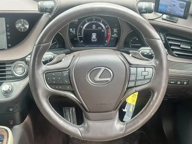 レクサス ＬＳ 500 Iパッケージ 愛知県 2018(平30)年 7.1万km グラファイトブラックガラスフレーク ・純正12.3インチナビ/・Bluetooth/・全方位カメラ/・フルセグTV/・レクサスセーフティシステム/・衝突被害軽減システム/・横滑り防止装置/・クルーズコントロール/・コーナーセンサー/・レーンキープアシスト/・ブラインドスポットモニター/・オートライト/・オートマチックハイビーム/・LED三眼ヘッドライト/・ヘッドアップディスプレイ/・パワーシート/・シートヒーター/・エアシート/・電動リアゲート/・ドライブレコーダー/・ETC2.0/・純正AW/・純正フロアマット/・プッシュスタート/・スマートキー