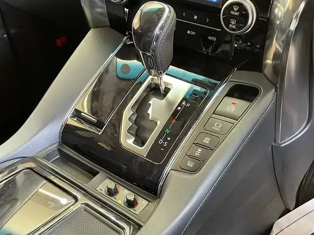 トヨタ アルファードハイブリット SR Cパッケージ 岩手県 2020(令2)年 4万km ホワイトパールクリスタルシャイン ４WD/リヤエンターテインメントシステム/メッキガーニッシュ/パーキングアシスト/リヤエンターテインメントシステム/JBLプレミアムサウンドシステム/パノラミックビューモニター/デジタルインナーミラー/両側パワースライドドア/パワーバックドア/エグゼクティブパワーシート/トヨタセーフティセンス/プリクラッシュセーフティ/レーダークルーズコントロール/レーントレーシングアシスト/ロードサインアシスト/アダプティブハイビームシステム/クリアランスソナー/パワーシート/シートヒーター/シートベンチレーション/ステアリングヒーター/純正ナビ/ETC2.0/ドライブレコーダー/三眼LEDヘッドランプ/純正17インチアルミホイール