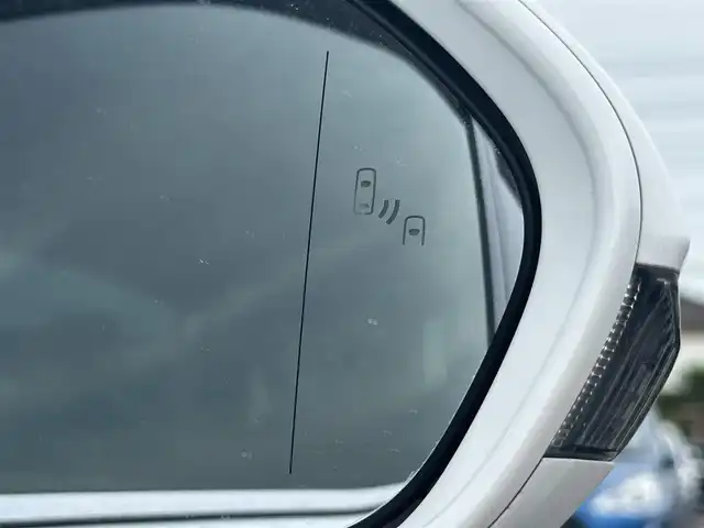 トヨタ クラウン ハイブリッド RS アドバンス 広島県 2022(令4)年 2.5万km プレシャスホワイトパール 登録時走行距離24566km/純正12.3インチナビ/（AM.FM.CD.DVD.TV.BT）/パノラミックビューモニター/レーダークルーズコントロール/ビルトインETC/プリクラッシュセーフティ/レーンキープアシスト/横滑り防止装置/クリアランスソナー/シートベンチレーション/レザーシート/オートマチックハイビーム/オートライト/LEDライト/アイドリングストップ/パワーシート/純正フロアマット/純正18インチAW