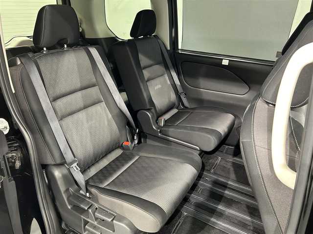 日産 セレナ ハイウェイスター V 愛知県 2020(令2)年 5.8万km ダイヤモンドブラック 純正１０インチＳＤナビ（地図SDなし）/純正フリップダウンモニター　/アラウンドビューモニター　/両側パワースライドドア　/エマージェンシーブレーキ/車線逸脱警報（LDW）/後側方車両検知警報（BSW)/クルーズコントロール/ビルトインＥＴＣ　/ＬＥＤヘッドライト/LEDフォグランプ　/ＵＳＢ接続　/ドライブレコーダー/プッシュスタート/　　-スマートキー/純正フロアマット/後席サンバイザー