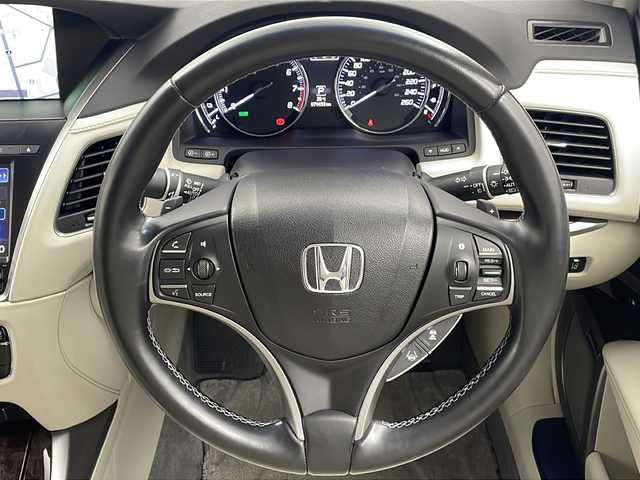 ホンダ レジェンド ハイブリッド EX 栃木県 2015(平27)年 8万km クリスタルブラックパール 純正HDDナビ（BT/USB/HDMI/iPod/DVD/CD/AM/FM)/純正フルセグTV/電動サンルーフ/本革シート/ホンダセンシング/・衝突軽減ブレーキ/・歩行者事故低減ステアリング/・誤発進抑制機能/・路外逸脱抑制機能/・アダプティブクルーズコントロール/・車線維持支援システム/・先行者発進お知らせ機能/・標識認識機能/・ブラインドスポットインフォメーション/・パーキングセンサーシステム/・オートハイビーム/全周囲カメラ/コーナーセンサー/４WD/LEDヘッドライト/パワーシート（前席）/パドルシフト/ステアリングスイッチ/ワイヤレス充電器/スマートキー/シートヒーター（全席）/ドライブレコーダー/19インチ純正アルミホイール/電動格納ミラー/アイドリングストップ/ETC/プッシュスタート/純正フロアマット