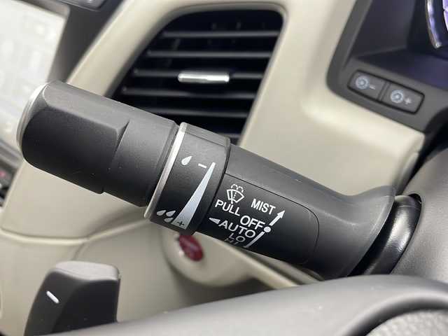 ホンダ レジェンド ハイブリッド EX 栃木県 2015(平27)年 8万km クリスタルブラックパール 純正HDDナビ（BT/USB/HDMI/iPod/DVD/CD/AM/FM)/純正フルセグTV/電動サンルーフ/本革シート/ホンダセンシング/・衝突軽減ブレーキ/・歩行者事故低減ステアリング/・誤発進抑制機能/・路外逸脱抑制機能/・アダプティブクルーズコントロール/・車線維持支援システム/・先行者発進お知らせ機能/・標識認識機能/・ブラインドスポットインフォメーション/・パーキングセンサーシステム/・オートハイビーム/全周囲カメラ/コーナーセンサー/４WD/LEDヘッドライト/パワーシート（前席）/パドルシフト/ステアリングスイッチ/ワイヤレス充電器/スマートキー/シートヒーター（全席）/ドライブレコーダー/19インチ純正アルミホイール/電動格納ミラー/アイドリングストップ/ETC/プッシュスタート/純正フロアマット