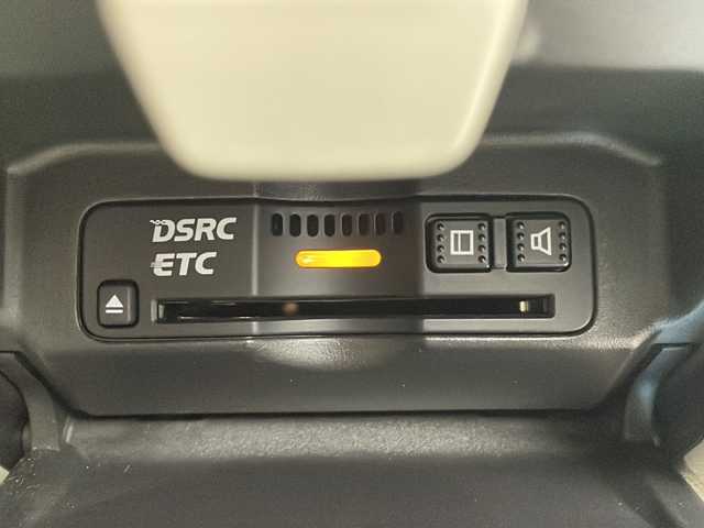 ホンダ レジェンド ハイブリッド EX 栃木県 2015(平27)年 8万km クリスタルブラックパール 純正HDDナビ（BT/USB/HDMI/iPod/DVD/CD/AM/FM)/純正フルセグTV/電動サンルーフ/本革シート/ホンダセンシング/・衝突軽減ブレーキ/・歩行者事故低減ステアリング/・誤発進抑制機能/・路外逸脱抑制機能/・アダプティブクルーズコントロール/・車線維持支援システム/・先行者発進お知らせ機能/・標識認識機能/・ブラインドスポットインフォメーション/・パーキングセンサーシステム/・オートハイビーム/全周囲カメラ/コーナーセンサー/４WD/LEDヘッドライト/パワーシート（前席）/パドルシフト/ステアリングスイッチ/ワイヤレス充電器/スマートキー/シートヒーター（全席）/ドライブレコーダー/19インチ純正アルミホイール/電動格納ミラー/アイドリングストップ/ETC/プッシュスタート/純正フロアマット