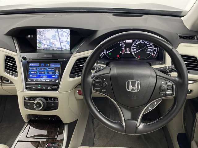 ホンダ レジェンド ハイブリッド EX 栃木県 2015(平27)年 8万km クリスタルブラックパール 純正HDDナビ（BT/USB/HDMI/iPod/DVD/CD/AM/FM)/純正フルセグTV/電動サンルーフ/本革シート/ホンダセンシング/・衝突軽減ブレーキ/・歩行者事故低減ステアリング/・誤発進抑制機能/・路外逸脱抑制機能/・アダプティブクルーズコントロール/・車線維持支援システム/・先行者発進お知らせ機能/・標識認識機能/・ブラインドスポットインフォメーション/・パーキングセンサーシステム/・オートハイビーム/全周囲カメラ/コーナーセンサー/４WD/LEDヘッドライト/パワーシート（前席）/パドルシフト/ステアリングスイッチ/ワイヤレス充電器/スマートキー/シートヒーター（全席）/ドライブレコーダー/19インチ純正アルミホイール/電動格納ミラー/アイドリングストップ/ETC/プッシュスタート/純正フロアマット