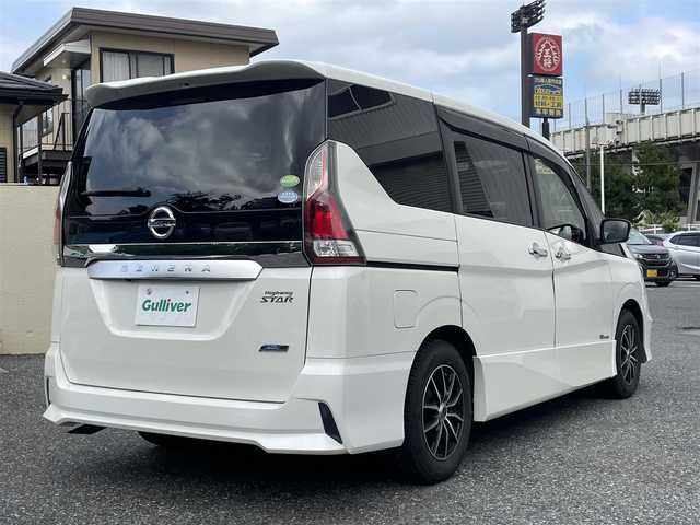 日産 セレナ ハイウェイスター 千葉県 2017(平29)年 7.3万km ブリリアントホワイトパール 純正SD8インチナビ(CD/DVDブルーレイ/BT/フルセグ)/エマージェンシーブレーキ機能/ハンズフリースライドドア/前後ドライブレコーダー/クルーズコントロール/LEDヘッドライト/オートライト/フォグランプ/ドアバイザー/純正フロアマット/サマータイヤ4本付き