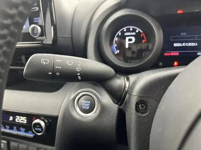 トヨタ ヤリスクロス G 愛知県 2020(令2)年 1.2万km ブラックマイカ/ベージュ 2トーン 純正コネクトナビ付8インチディスプレイオーディオ/　　・Bluetooth対応/トヨタセーフティセンス/　　・プリクラッシュセーフティ/　　・レーントレーシングアシスト/　　・レーンディバーチャーアラート/　　・レーダークルーズコントロール/　　・オートマチックハイビーム/　　・ロードサインアシスト/LEDライト/ブラインドスポットモニター/クリアランスソナー/ドライブレコーダー（前後）/ビルトインETC/ステアリングリモコン/純正フロアマット/純正16インチアルミホイール/電動格納ウィンカーミラー/スペアキー