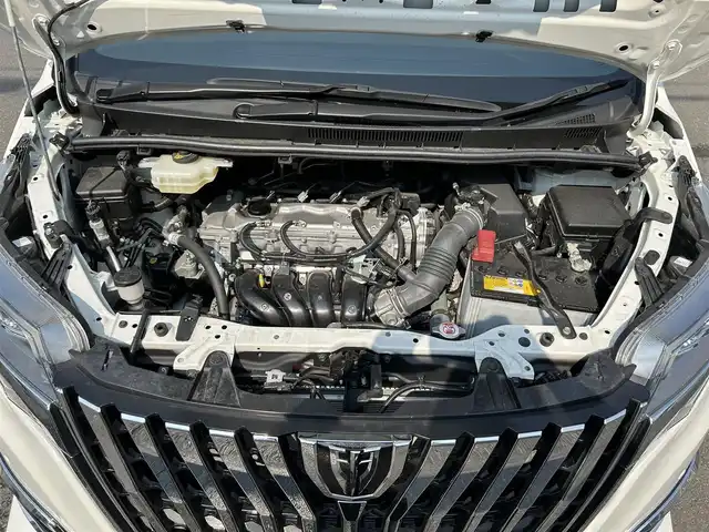 トヨタ エスクァイア Gi プレミアムパッケージ 佐賀県 2018(平30)年 3万km ホワイトパールクリスタルシャイン エアロ(F/R)/トヨタセーフティセンス/・プリクラッシュセーフティ/・レーンディパーチャーアラート/・オートマチックハイビーム/前後コーナーセンサー/クルーズコントロール/純正10インチナビ/NSZN-Z66T/・BT/フルセグTV/CD/DVD/・バックカメラ/12インチ後席モニター/V12T-R660/両側パワースライドドア/両側パワースライドドア/純正15インチAW/LEDヘッドライト/フォグランプ/オートライト/ハーフレザーシート/前席シートヒーター/ステアリングヒーター/ビルトインETC/前方ドラレコ/TZ-D102