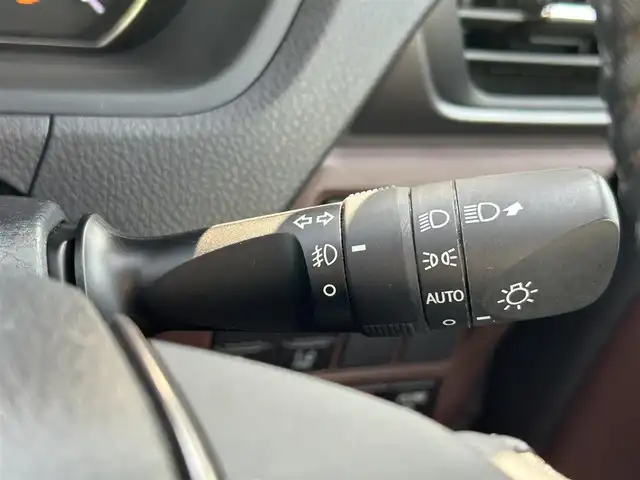 トヨタ エスクァイア Gi プレミアムパッケージ 佐賀県 2018(平30)年 3万km ホワイトパールクリスタルシャイン エアロ(F/R)/トヨタセーフティセンス/・プリクラッシュセーフティ/・レーンディパーチャーアラート/・オートマチックハイビーム/前後コーナーセンサー/クルーズコントロール/純正10インチナビ/NSZN-Z66T/・BT/フルセグTV/CD/DVD/・バックカメラ/12インチ後席モニター/V12T-R660/両側パワースライドドア/両側パワースライドドア/純正15インチAW/LEDヘッドライト/フォグランプ/オートライト/ハーフレザーシート/前席シートヒーター/ステアリングヒーター/ビルトインETC/前方ドラレコ/TZ-D102