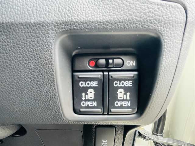 ホンダ Ｎ ＢＯＸ カスタム G SSパッケージ 岡山県 2013(平25)年 8.5万km プレミアムホワイトパール (株)IDOMが運営する【じしゃロン岡山店】の自社ローン専用車両です。こちらは現金またはオートローンご利用時の価格です。 自社ローンご希望の方は別途その旨お申し付け下さい/＊純正ナビ/＊両側パワスラ/＊ETC/＊バックカメラ/＊プッシュスタート/＊AW