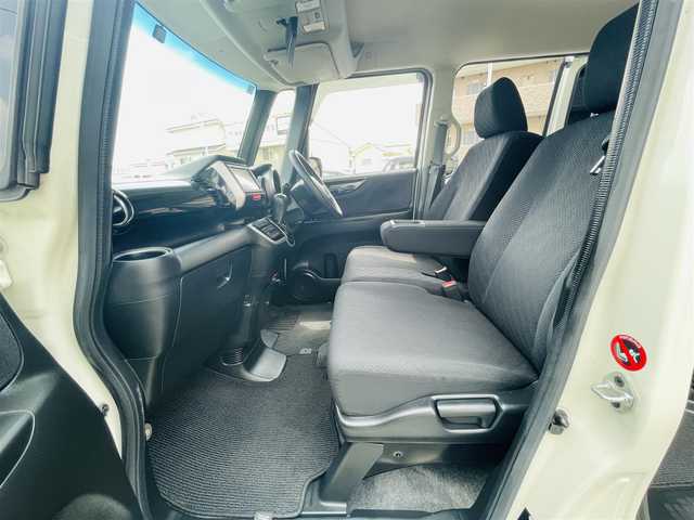 ホンダ Ｎ ＢＯＸ カスタム G SSパッケージ 岡山県 2013(平25)年 8.5万km プレミアムホワイトパール (株)IDOMが運営する【じしゃロン岡山店】の自社ローン専用車両です。こちらは現金またはオートローンご利用時の価格です。 自社ローンご希望の方は別途その旨お申し付け下さい/＊純正ナビ/＊両側パワスラ/＊ETC/＊バックカメラ/＊プッシュスタート/＊AW