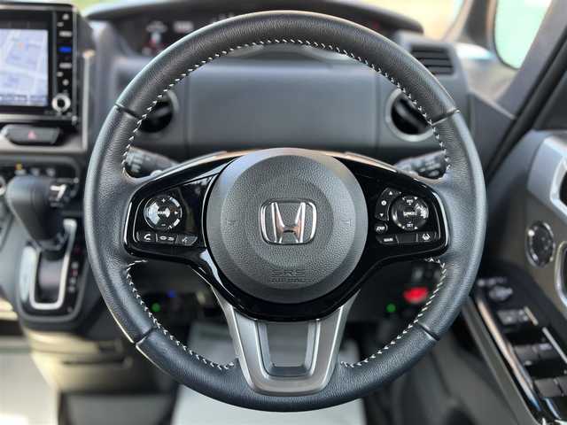 ホンダ Ｎ ＢＯＸ カスタム L ターボ スタイル+ブラック 香川県 2023(令5)年 2.1万km プラチナホワイトパール ワンオーナー/純正SDナビ/【フルセグ/CD/DVD/Bluetooth】/バックカメラ/両側パワースライドドア/ハーフレザーシート/電子パーキング/オートホールド/前席シートヒーター/ホンダセンシング/・横滑り防止装置/・衝突軽減ブレーキ/・路外逸脱抑制機能/パドルシフト/LEDヘッドライト/純正前後ドライブレコーダー/純正ビルトインETC/オートマチックハイビーム