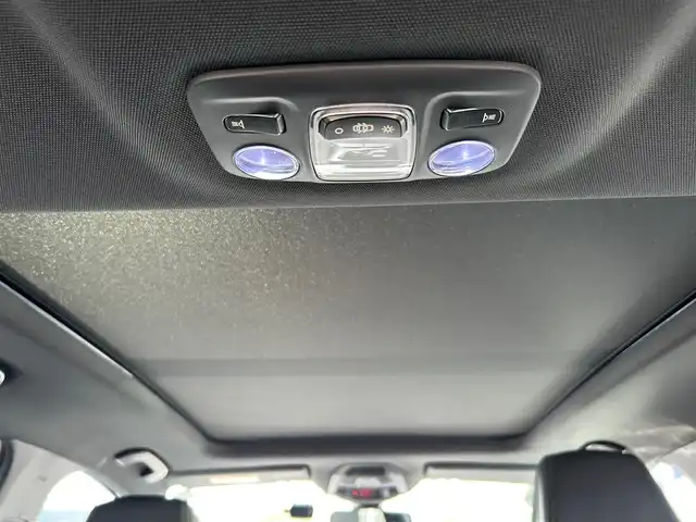 プジョー ３００８ GT ブルー HDi 和歌山県 2019(平31)年 5.4万km パール エンジンスタートボタン/パワーステアリング/パワーウィンドウ/アイドリングストップ/パドルシフト/スマートキー/オートエアコン/クルーズコントロール/追従走行/Bluetooth/USB/ETC/バックカメラ/HDDナビ/ガラスルーフ/サンルーフ/電動リアゲート/前後ドライブレコーダー/D席パワーシート/ハーフレザーシート/D＋N席シートヒーター/ルーフレール/純正アルミホイール/ABS/横滑り防止装置/前後コーナーセンサー/レーンキープアシスト/オートライト/W+サイドエアバッグ/グリップコントロール/スポーツモード