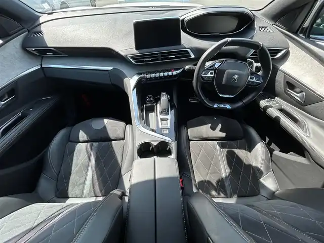 プジョー ３００８ GT ブルー HDi 和歌山県 2019(平31)年 5.4万km パール エンジンスタートボタン/パワーステアリング/パワーウィンドウ/アイドリングストップ/パドルシフト/スマートキー/オートエアコン/クルーズコントロール/追従走行/Bluetooth/USB/ETC/バックカメラ/HDDナビ/ガラスルーフ/サンルーフ/電動リアゲート/前後ドライブレコーダー/D席パワーシート/ハーフレザーシート/D＋N席シートヒーター/ルーフレール/純正アルミホイール/ABS/横滑り防止装置/前後コーナーセンサー/レーンキープアシスト/オートライト/W+サイドエアバッグ/グリップコントロール/スポーツモード