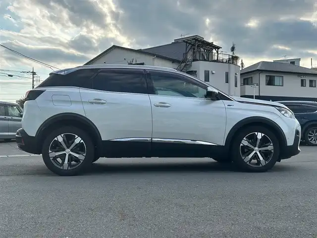プジョー ３００８ GT ブルー HDi 和歌山県 2019(平31)年 5.4万km パール エンジンスタートボタン/パワーステアリング/パワーウィンドウ/アイドリングストップ/パドルシフト/スマートキー/オートエアコン/クルーズコントロール/追従走行/Bluetooth/USB/ETC/バックカメラ/HDDナビ/ガラスルーフ/サンルーフ/電動リアゲート/前後ドライブレコーダー/D席パワーシート/ハーフレザーシート/D＋N席シートヒーター/ルーフレール/純正アルミホイール/ABS/横滑り防止装置/前後コーナーセンサー/レーンキープアシスト/オートライト/W+サイドエアバッグ/グリップコントロール/スポーツモード