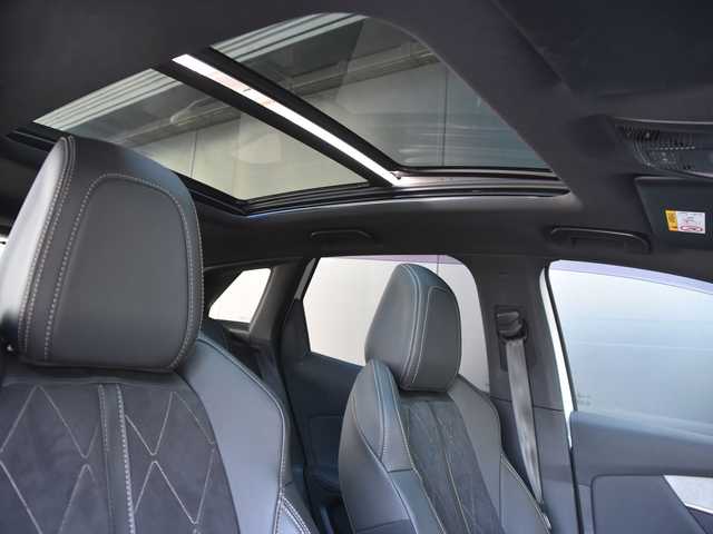 プジョー ３００８ GT ブルー HDi 和歌山県 2019(平31)年 5.4万km パール ファーストクラスパッケージ /パノラマSR /ACC /AppleCarPlay /Bカメラ /オートテールゲート /ブラインドスポット /前後ドラレコ /ハーフレザーシート /シートヒーター /パワーシート /コーナーセンサー /パドルシフト /LEDライト /ETC/取扱説明書/保証書/スペアキー