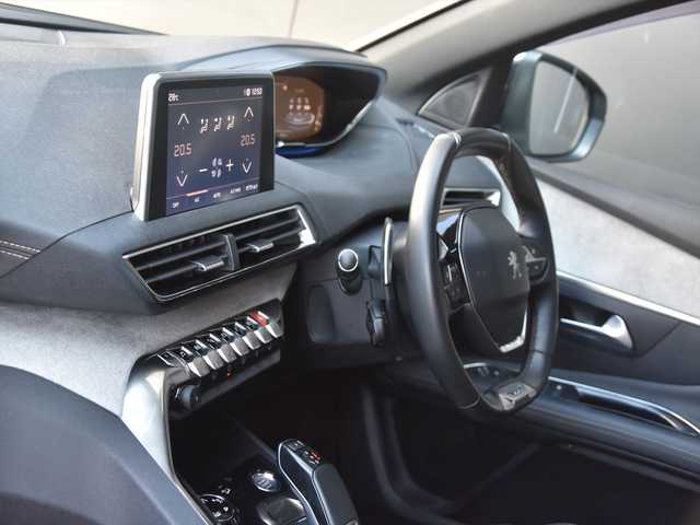 プジョー ３００８ GT ブルー HDi 和歌山県 2019(平31)年 5.4万km パール ファーストクラスパッケージ /パノラマSR /ACC /AppleCarPlay /Bカメラ /オートテールゲート /ブラインドスポット /前後ドラレコ /ハーフレザーシート /シートヒーター /パワーシート /コーナーセンサー /パドルシフト /LEDライト /ETC/取扱説明書/保証書/スペアキー