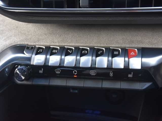 プジョー ３００８ GT ブルー HDi 和歌山県 2019(平31)年 5.4万km パール ファーストクラスパッケージ /パノラマSR /ACC /AppleCarPlay /Bカメラ /オートテールゲート /ブラインドスポット /前後ドラレコ /ハーフレザーシート /シートヒーター /パワーシート /コーナーセンサー /パドルシフト /LEDライト /ETC/取扱説明書/保証書/スペアキー