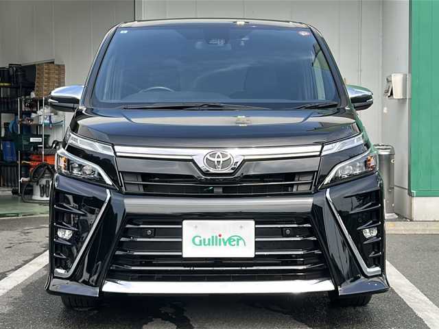 トヨタ ヴォクシー ZS 煌Ⅲ 京都府 2021(令3)年 4.2万km ブラック 純正ＳＤナビ　フルセグテレビ　バックカメラ　両側パワースライドドア　純正ＥＴＣ　ＬＥＤ　クルーズコントロール　Ｂｌｕｅｔｏｏｔｈ　レーンキープアシスト　横滑り防止装置　コーナーセンサー前後　禁煙車