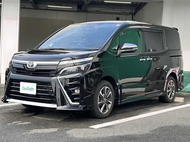 トヨタ ヴォクシー ZS 煌Ⅲ 京都府 2021(令3)年 4.2万km ブラック 純正ＳＤナビ　フルセグテレビ　バックカメラ　両側パワースライドドア　純正ＥＴＣ　ＬＥＤ　クルーズコントロール　Ｂｌｕｅｔｏｏｔｈ　レーンキープアシスト　横滑り防止装置　コーナーセンサー前後　禁煙車