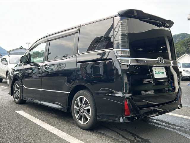 トヨタ ヴォクシー ZS 煌Ⅲ 京都府 2021(令3)年 4.2万km ブラック 純正ＳＤナビ　フルセグテレビ　バックカメラ　両側パワースライドドア　純正ＥＴＣ　ＬＥＤ　クルーズコントロール　Ｂｌｕｅｔｏｏｔｈ　レーンキープアシスト　横滑り防止装置　コーナーセンサー前後　禁煙車
