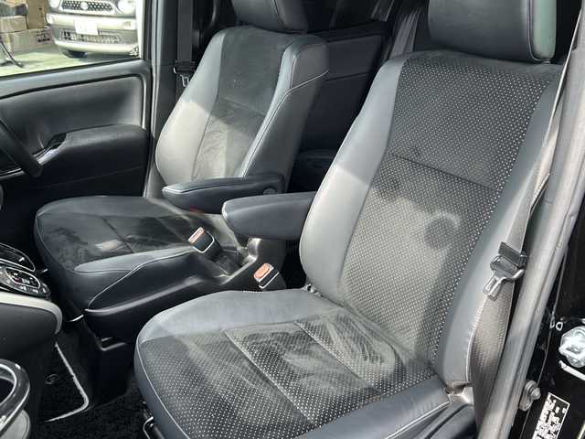 トヨタ ヴォクシー ZS 煌Ⅲ 京都府 2021(令3)年 4.2万km ブラック 純正ＳＤナビ　フルセグテレビ　バックカメラ　両側パワースライドドア　純正ＥＴＣ　ＬＥＤ　クルーズコントロール　Ｂｌｕｅｔｏｏｔｈ　レーンキープアシスト　横滑り防止装置　コーナーセンサー前後　禁煙車