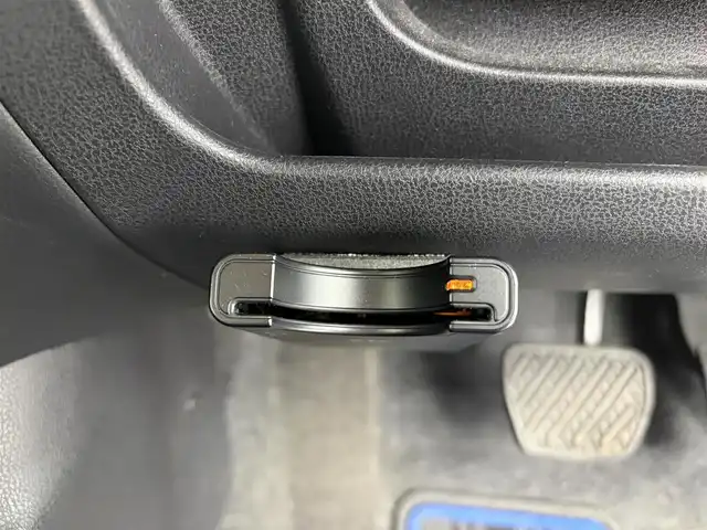 日産 ノート e－パワー X 愛知県 2017(平29)年 6.7万km ソニックブルー 純正SDナビ/Bluetooth/フルセグTV/CD/DVD/SD/AM/FM/インテリジェント エマージェンシー ブレーキ/・インテリジェント クルーズコントロール/・車線逸脱警報/・踏み間違い衝突防止アシスト/デジタルインナーミラー/スマートキー/アラウンドビューモニター/ETC/ドライブレコーダー/コーナーセンサー/ドアバイザー/オートライト/ハロゲンヘッドライト/社外14インチアルミホイール/スタッドレスタイヤ一式