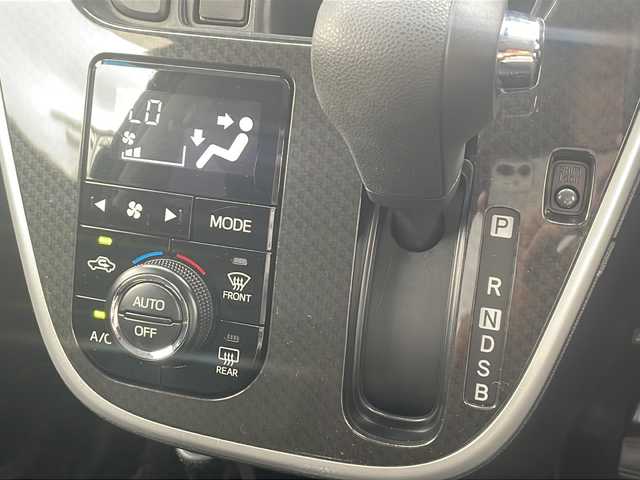 ダイハツ ムーヴ カスタム X LTD SAⅢ 長野県 2017(平29)年 6万km ブラックマイカメタリック 純正8インチSDナビ（NSZN-X67D）/FM・AM・DVD・CD・フルセグTV/Bluetooth Audio/全方位カメラ・バックカメラ/スマートアシスト3/・衝突回避支援ブレーキ機能/・先行車発進お知らせ機能/・誤発進抑制制御機能/・車線逸脱警報機能/・衝突警報機能/オートマチックハイビーム/運転席シートヒーター/ステアリングスイッチ/アイドリングストップ/LEDヘッドライト/プッシュスタート/ドアバイザー/オートライト/フォグランプ/スマートキー