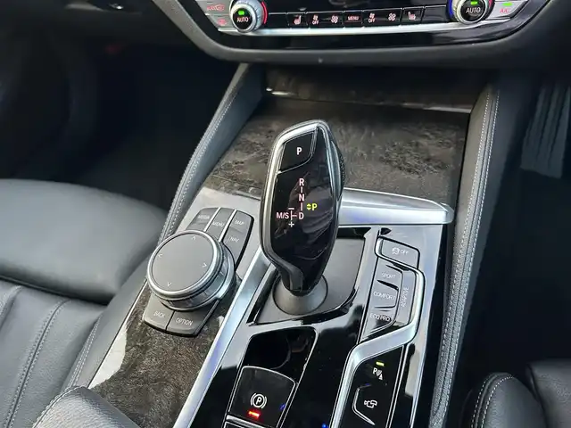 ＢＭＷ ５２３ｄ xDrive Mスポーツ EDジョイ+ 滋賀県 2021(令3)年 3万km アルピンホワイトⅢ 黒革シート/４WD/ＡＣＣ/ヘッドアップディスプレイ/バーチャルコックピット/純正ナビ/フルセグＴＶ・Bluetooth・USB/ＡｐｐｌｅＣａｒＰｌａｙ/全方位カメラ/シートヒーター/前席パワーシート/シートメモリー/レーンキープ/パーキングアシスト/オートホールド/パドルシフト/パワーバックドア/純正19インチＡＷ/LEDヘッドライト/ミラー一体型ETC