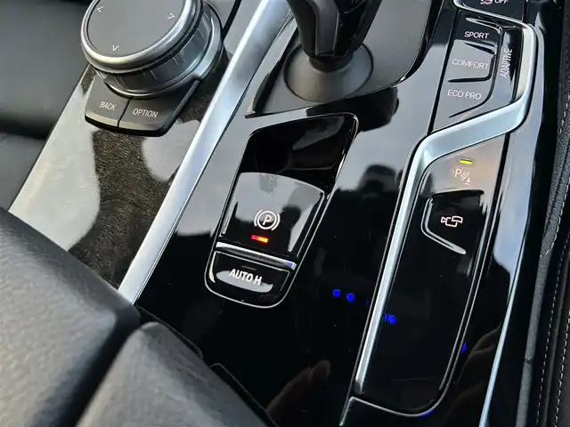 ＢＭＷ ５２３ｄ xDrive Mスポーツ EDジョイ+ 滋賀県 2021(令3)年 3万km アルピンホワイトⅢ 黒革シート/４WD/ＡＣＣ/ヘッドアップディスプレイ/バーチャルコックピット/純正ナビ/フルセグＴＶ・Bluetooth・USB/ＡｐｐｌｅＣａｒＰｌａｙ/全方位カメラ/シートヒーター/前席パワーシート/シートメモリー/レーンキープ/パーキングアシスト/オートホールド/パドルシフト/パワーバックドア/純正19インチＡＷ/LEDヘッドライト/ミラー一体型ETC