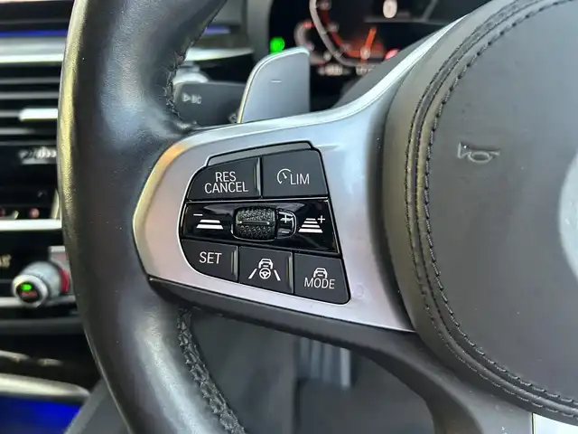 ＢＭＷ ５２３ｄ xDrive Mスポーツ EDジョイ+ 滋賀県 2021(令3)年 3万km アルピンホワイトⅢ 黒革シート/４WD/ＡＣＣ/ヘッドアップディスプレイ/バーチャルコックピット/純正ナビ/フルセグＴＶ・Bluetooth・USB/ＡｐｐｌｅＣａｒＰｌａｙ/全方位カメラ/シートヒーター/前席パワーシート/シートメモリー/レーンキープ/パーキングアシスト/オートホールド/パドルシフト/パワーバックドア/純正19インチＡＷ/LEDヘッドライト/ミラー一体型ETC