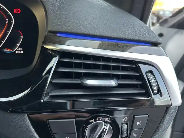 ＢＭＷ ５２３ｄ xDrive Mスポーツ EDジョイ+ 滋賀県 2021(令3)年 3万km アルピンホワイトⅢ 黒革シート/４WD/ＡＣＣ/ヘッドアップディスプレイ/バーチャルコックピット/純正ナビ/フルセグＴＶ・Bluetooth・USB/ＡｐｐｌｅＣａｒＰｌａｙ/全方位カメラ/シートヒーター/前席パワーシート/シートメモリー/レーンキープ/パーキングアシスト/オートホールド/パドルシフト/パワーバックドア/純正19インチＡＷ/LEDヘッドライト/ミラー一体型ETC