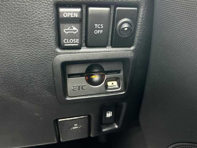 日産 フェアレディ Ｚ ロードスター バージョンT 和歌山県 2004(平16)年 3.3万km スパークリングシルバー 社外ナビ（フルセグTV/FM/AM/CD/DVD/SD/USB/Bluetooth）/バックカメラ/ETC/レザーシート/シートヒーター/パワーシート/トラクションコントロール/純正フロアマット/純正アルミホイール/取扱説明書/保証書