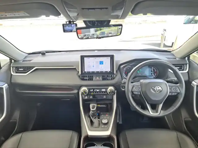 トヨタ ＲＡＶ４ G Zパッケージ 大阪府 2021(令3)年 3.2万km ホワイトパールクリスタルシャイン /禁煙車//純正オプション9インチSDナビ/NSZT-Y68T//Bluetooth/CD/DVD/HDMI//フルセグテレビ/バックカメラ//アダクティブクルーズコントロール//運転席メモリー付パワーシート//前席シートヒーター//ワイヤレス充電規格Qi//ステアリングヒーター//デジタルインナーミラー//ブラインドスポットモニター//クリアランスソナー//ハンズフリーパワーバックドア//衝突被害軽減ブレーキ//LEDヘッドライト//前後ドライブレコーダー//純正19インチアルミホイール//保証書//取扱説明書//スペアキー