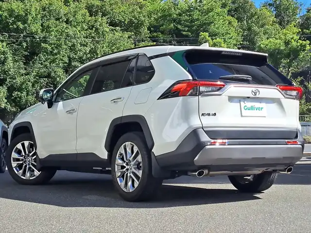 トヨタ ＲＡＶ４ G Zパッケージ 大阪府 2021(令3)年 3.2万km ホワイトパールクリスタルシャイン /禁煙車//純正オプション9インチSDナビ/NSZT-Y68T//Bluetooth/CD/DVD/HDMI//フルセグテレビ/バックカメラ//アダクティブクルーズコントロール//運転席メモリー付パワーシート//前席シートヒーター//ワイヤレス充電規格Qi//ステアリングヒーター//デジタルインナーミラー//ブラインドスポットモニター//クリアランスソナー//ハンズフリーパワーバックドア//衝突被害軽減ブレーキ//LEDヘッドライト//前後ドライブレコーダー//純正19インチアルミホイール//保証書//取扱説明書//スペアキー