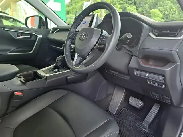トヨタ ＲＡＶ４ G Zパッケージ 大阪府 2021(令3)年 3.2万km ホワイトパールクリスタルシャイン /禁煙車//純正オプション9インチSDナビ/NSZT-Y68T//Bluetooth/CD/DVD/HDMI//フルセグテレビ/バックカメラ//アダクティブクルーズコントロール//運転席メモリー付パワーシート//前席シートヒーター//ワイヤレス充電規格Qi//ステアリングヒーター//デジタルインナーミラー//ブラインドスポットモニター//クリアランスソナー//ハンズフリーパワーバックドア//衝突被害軽減ブレーキ//LEDヘッドライト//前後ドライブレコーダー//純正19インチアルミホイール//保証書//取扱説明書//スペアキー