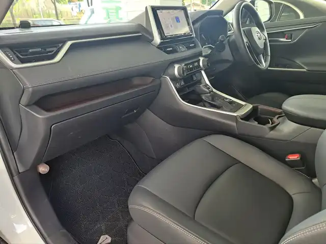 トヨタ ＲＡＶ４ G Zパッケージ 大阪府 2021(令3)年 3.2万km ホワイトパールクリスタルシャイン /禁煙車//純正オプション9インチSDナビ/NSZT-Y68T//Bluetooth/CD/DVD/HDMI//フルセグテレビ/バックカメラ//アダクティブクルーズコントロール//運転席メモリー付パワーシート//前席シートヒーター//ワイヤレス充電規格Qi//ステアリングヒーター//デジタルインナーミラー//ブラインドスポットモニター//クリアランスソナー//ハンズフリーパワーバックドア//衝突被害軽減ブレーキ//LEDヘッドライト//前後ドライブレコーダー//純正19インチアルミホイール//保証書//取扱説明書//スペアキー